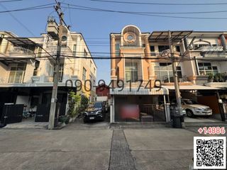 出租 3 卧室 联排别墅 在 Lat Phrao, 曼谷