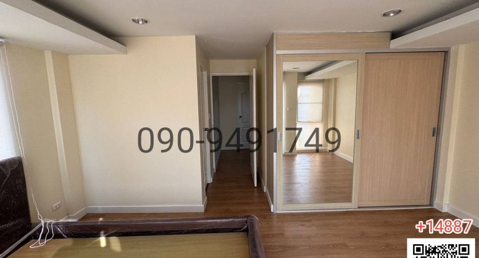 For sale 3 bedrooms townhouse in Lat Phrao, Bangkok