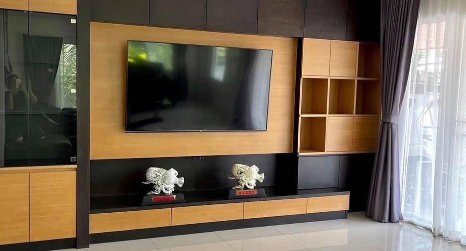 For rent 3 bedrooms house in East Pattaya, Pattaya