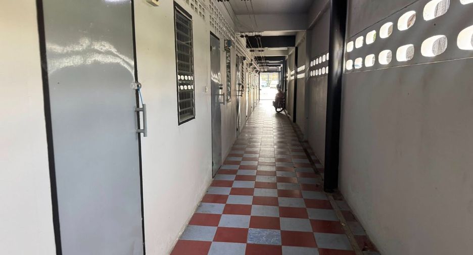 For sale 18 bedrooms apartment in Si Racha, Chonburi