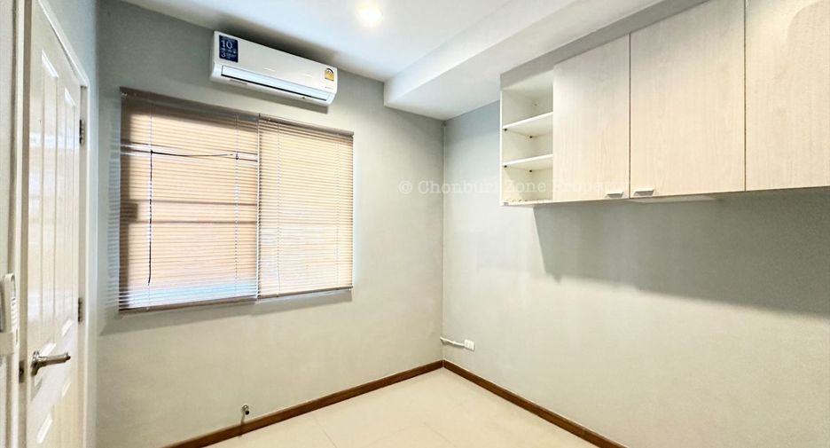 For sale 3 bedrooms house in Si Racha, Chonburi