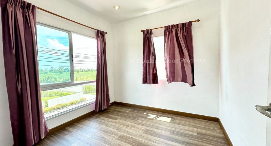 For sale 3 bedrooms house in Si Racha, Chonburi