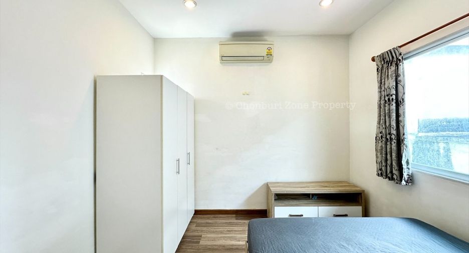 For sale 3 bedrooms house in Si Racha, Chonburi