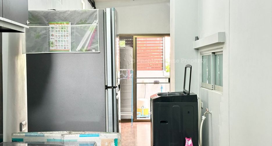 For sale 3 bedrooms house in Si Racha, Chonburi