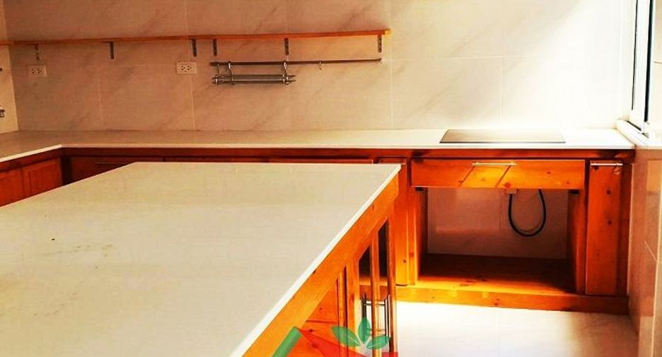 Haus zum Kauf mit 4 Zimmer in Saphan Sung, Bangkok