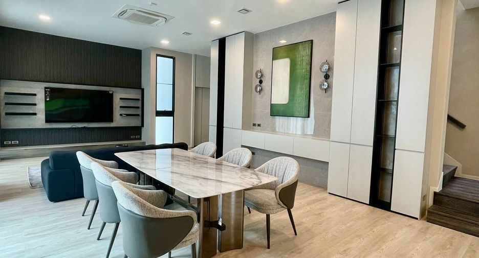 Haus zur Miete mit 4 Zimmer in Saphan Sung, Bangkok