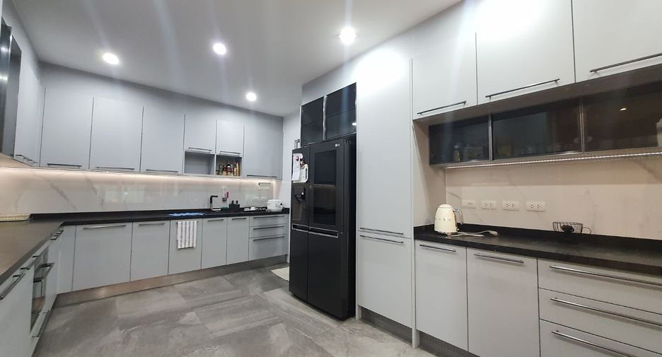 For sale 4 bedrooms house in Bang Kruai, Nonthaburi