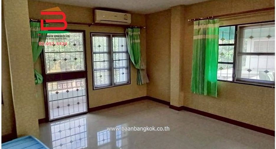 À vendre 2 chambres maison à Min Buri, Bangkok