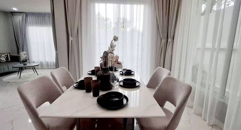 Casa en venta de 4 habitaciones en Bang Lamung, Chonburi