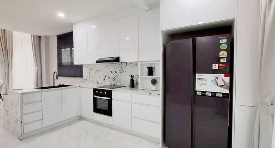 Casa en venta de 4 habitaciones en Bang Lamung, Chonburi