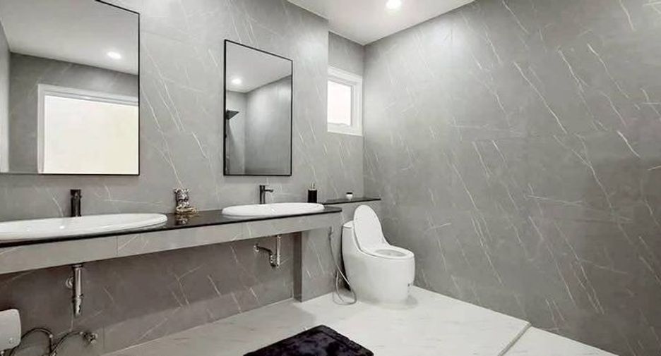 Casa en venta de 4 habitaciones en Bang Lamung, Chonburi