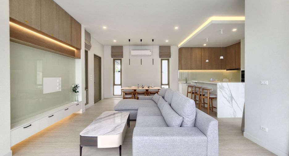 For sale 4 bedrooms villa in Hua Hin, Prachuap Khiri Khan