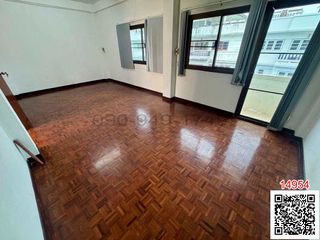 Reihenhaus zur Miete mit 4 Zimmer in Yan Nawa, Bangkok