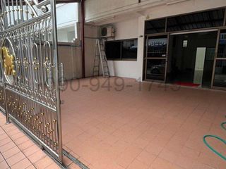 Reihenhaus zur Miete mit 4 Zimmer in Yan Nawa, Bangkok