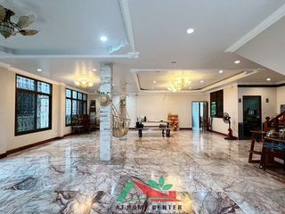 Casa en venta de 4 habitaciones en Krathum Baen, Samut Sakhon