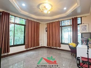 Casa en venta de 4 habitaciones en Krathum Baen, Samut Sakhon
