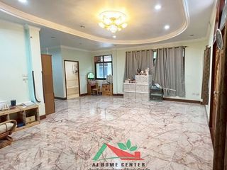 Casa en venta de 4 habitaciones en Krathum Baen, Samut Sakhon