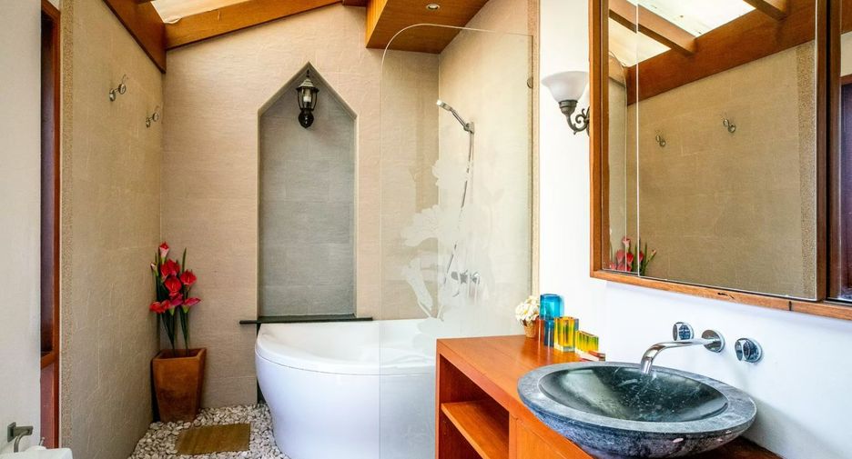 À vendre 4 chambres villa à Bang Lamung, Chonburi