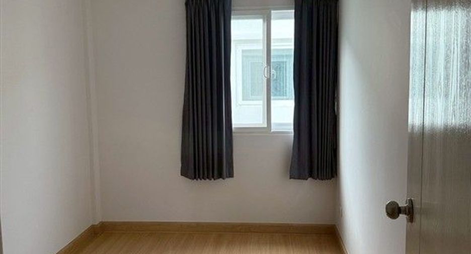 Reihenhaus zur Miete und zum Kauf mit 3 Zimmer in Lam Luk Ka, Pathum Thani