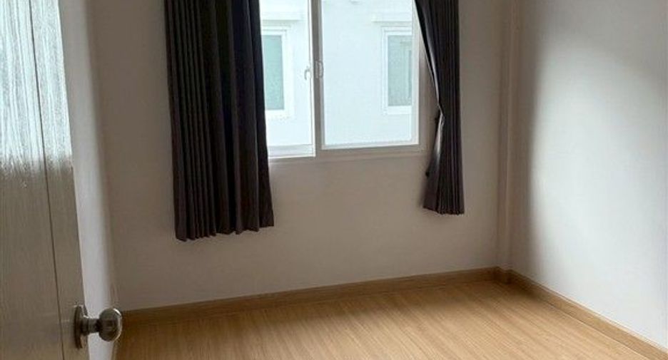 Reihenhaus zur Miete und zum Kauf mit 3 Zimmer in Lam Luk Ka, Pathum Thani