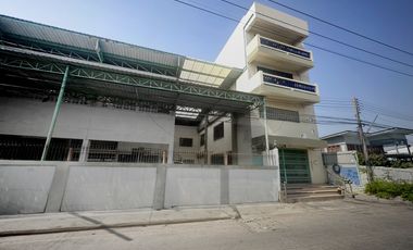 Gewerbefläche zur Miete und zum Kauf mit 4 Zimmer in Thanyaburi, Pathum Thani