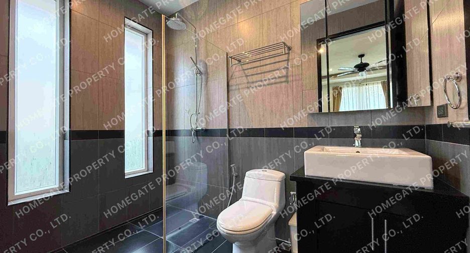 Villa zum Kauf mit 4 Zimmer in Bang Lamung, Chonburi