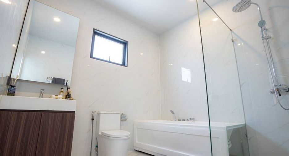 For sale 5 bedrooms villa in Bang Lamung, Chonburi