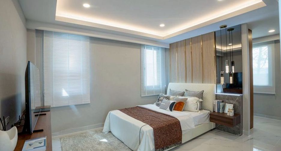 For sale 5 bedrooms villa in Bang Lamung, Chonburi