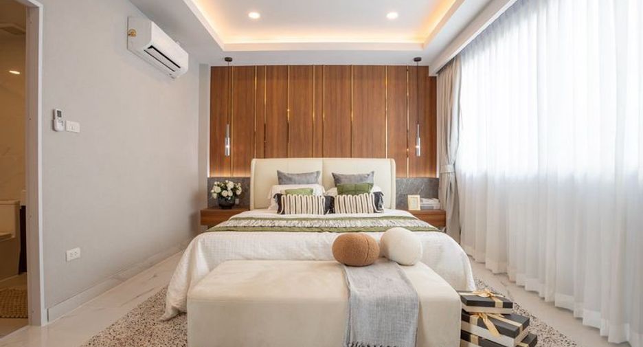 For sale 5 bedrooms villa in Bang Lamung, Chonburi