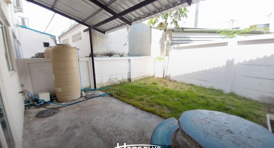 For sale 3 bedrooms townhouse in Mueang Pathum Thani, Pathum Thani