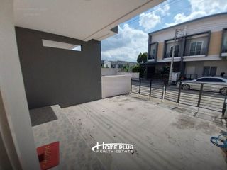 Casa adosada en venta de 3 habitaciones en Mueang Pathum Thani, Pathum Thani