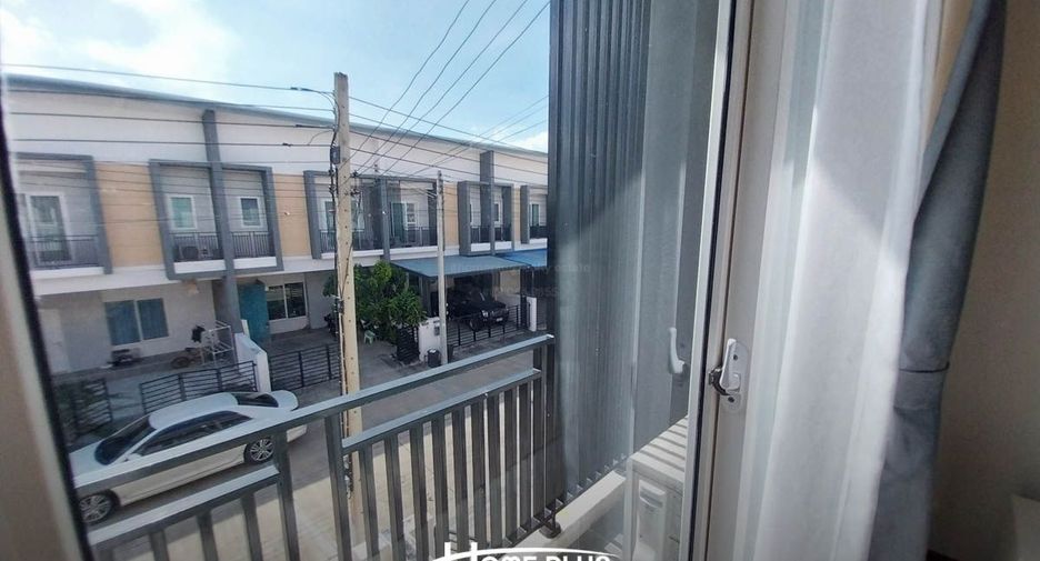 For sale 3 bedrooms townhouse in Mueang Pathum Thani, Pathum Thani