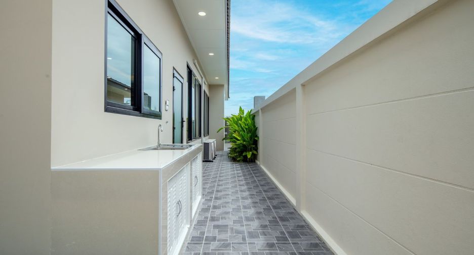 For sale 3 ベッドルーム villa in Bang Lamung, Chonburi