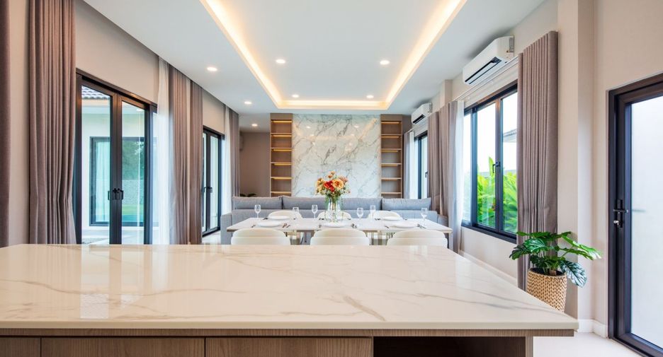 For sale 3 ベッドルーム villa in Bang Lamung, Chonburi