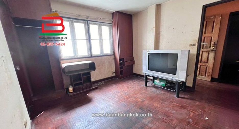 出租 3 卧室 联排别墅 在 Phaya Thai, 曼谷