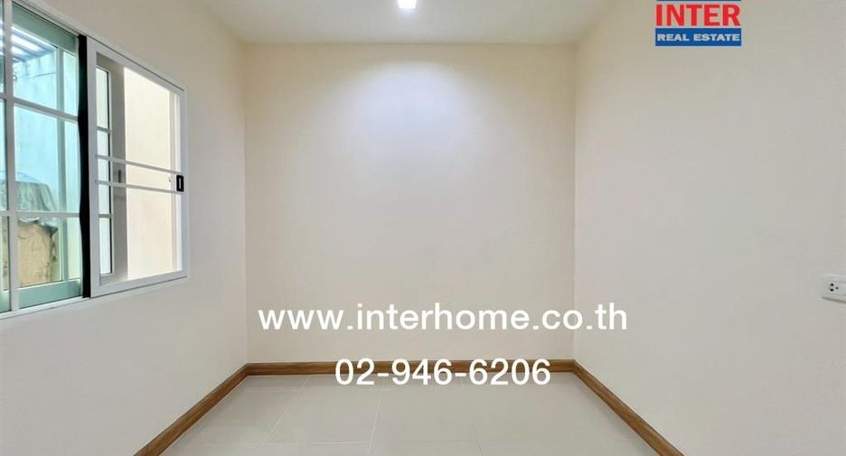 For sale 3 bedrooms townhouse in Bang Khen, Bangkok