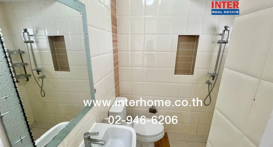 For sale 3 bedrooms townhouse in Bang Khen, Bangkok