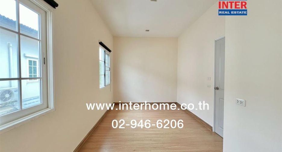 For sale 3 bedrooms townhouse in Bang Khen, Bangkok