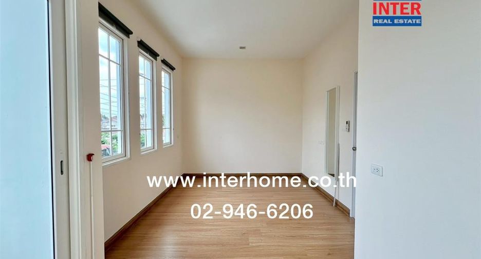 For sale 3 bedrooms townhouse in Bang Khen, Bangkok