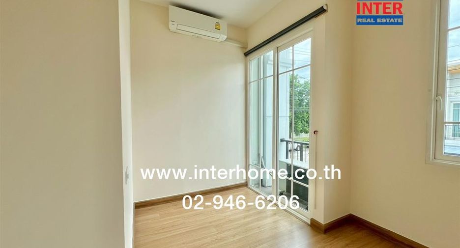 For sale 3 bedrooms townhouse in Bang Khen, Bangkok