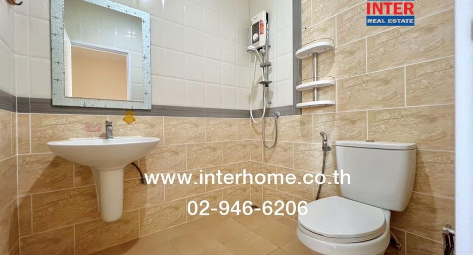 For sale 3 bedrooms townhouse in Bang Khen, Bangkok