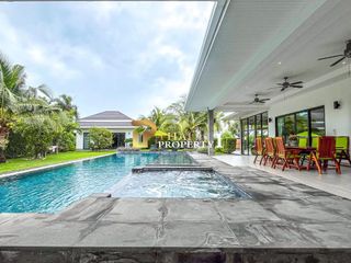 For sale 3 bedrooms villa in Cha Am, Phetchaburi