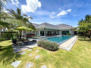 For sale 3 bedrooms villa in Cha Am, Phetchaburi
