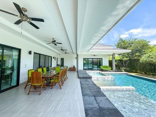 For sale 3 bedrooms villa in Cha Am, Phetchaburi