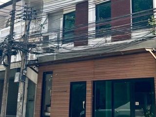 Gewerbefläche zur Miete in Khlong Toei, Bangkok