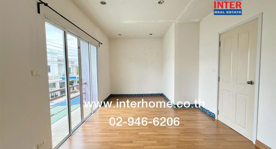 For rent and for sale 3 bedrooms townhouse in Khlong Sam Wa, Bangkok
