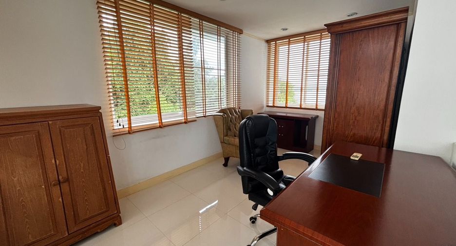 À vendre 3 chambres condo à Klaeng, Rayong