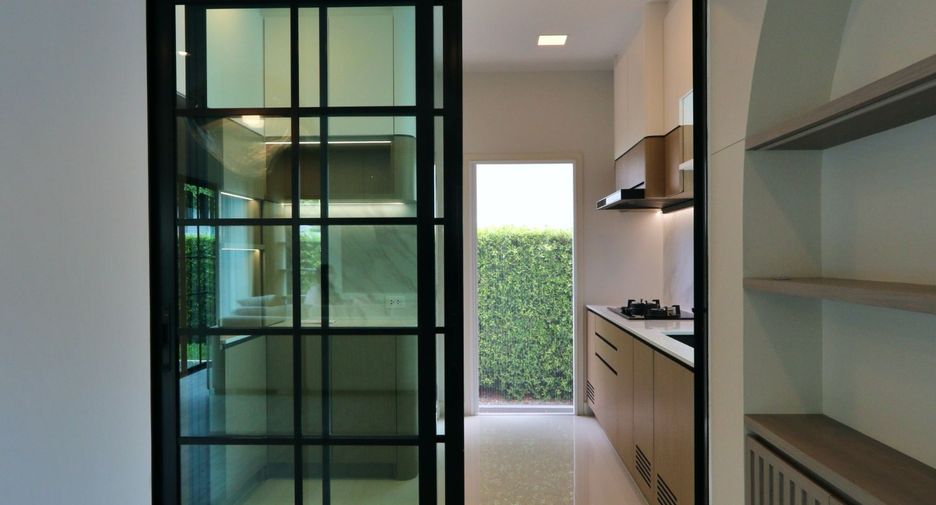 Casa en venta de 4 habitaciones en Pak Kret, Nonthaburi
