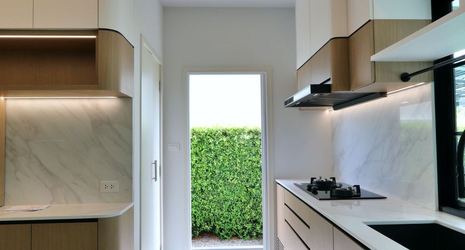 Casa en venta de 4 habitaciones en Pak Kret, Nonthaburi