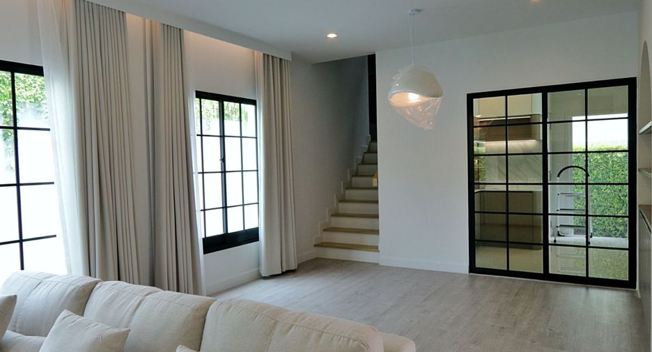 Casa en venta de 4 habitaciones en Pak Kret, Nonthaburi